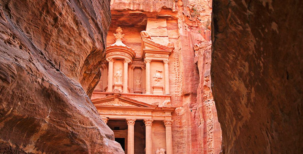 Soggiorno ad Abu Dhabi in 4* e Crociera nel Mar Arabico e in India a bordo di Celebrity Constellation