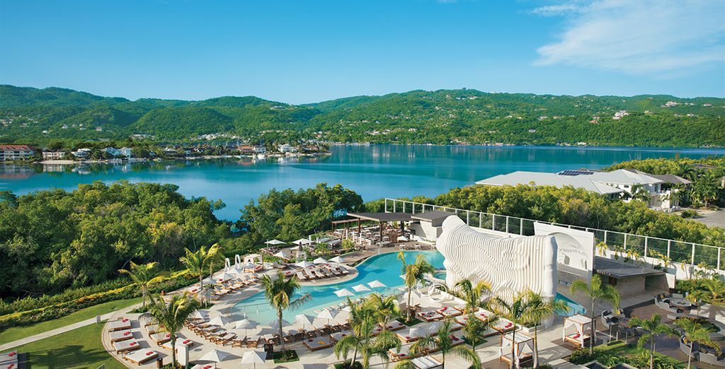 Four Seasons Hotel Miami 5* + Breathless Montego Bay Resort & Spa 5* - Adults Only