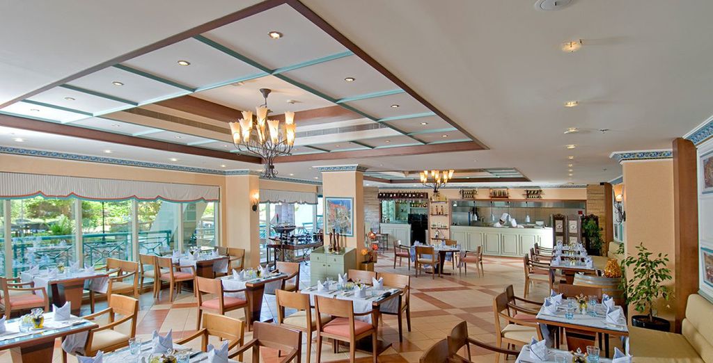 Al Raha Beach Hotel 5*