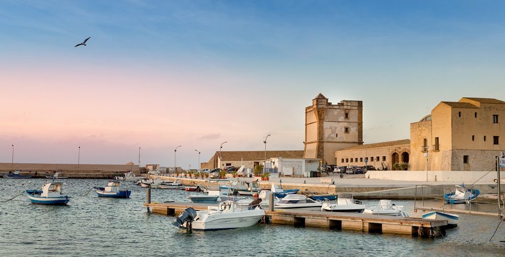 Villa Favorita 4* + Room of Andrea con possibile estensione alla Tonnara di Bonagia