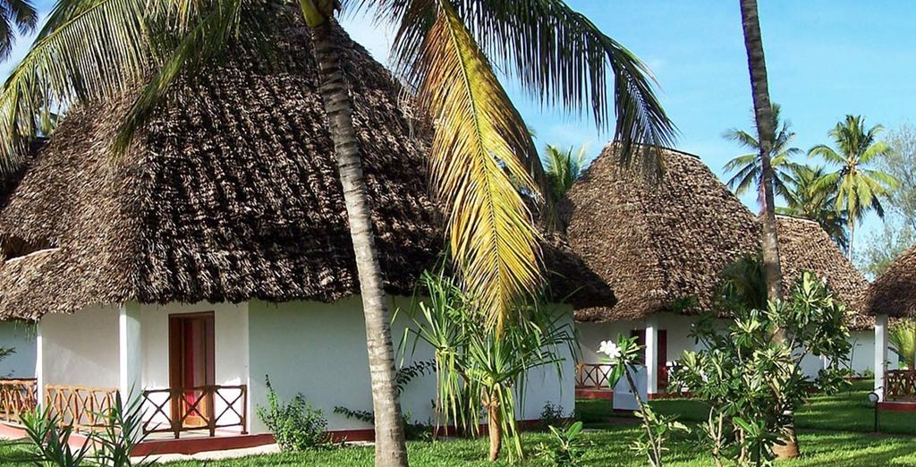 Uroa Beach Resort 4*s