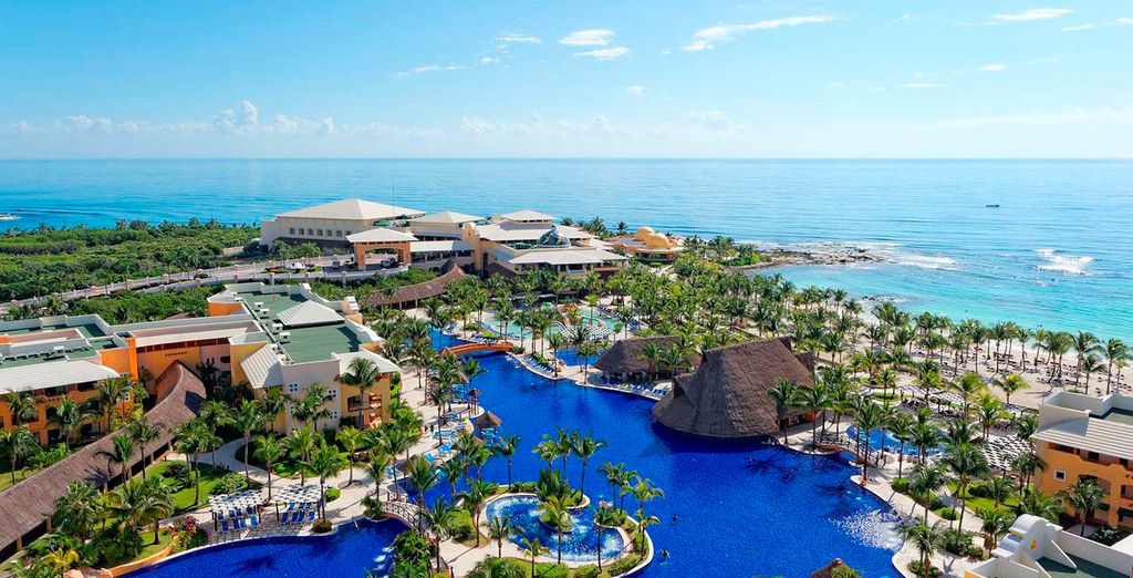 Courtyard New York Manhattan by Marriott e Hotel Barcelo Maya Palace 5*