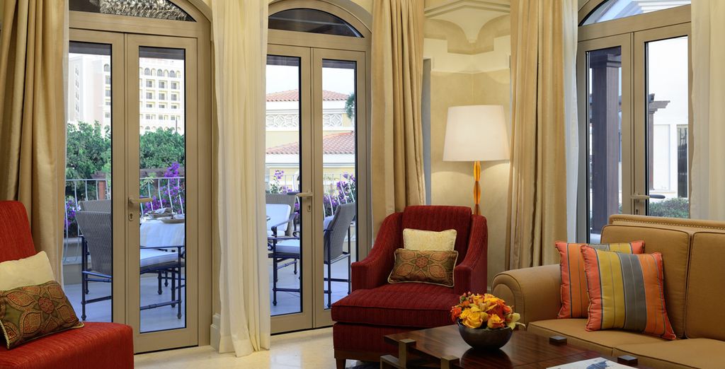 Mövenpick Jumeirah Lakes Towers 5* & The Ritz-Carlton Abu Dhabi Grand Canal 5*