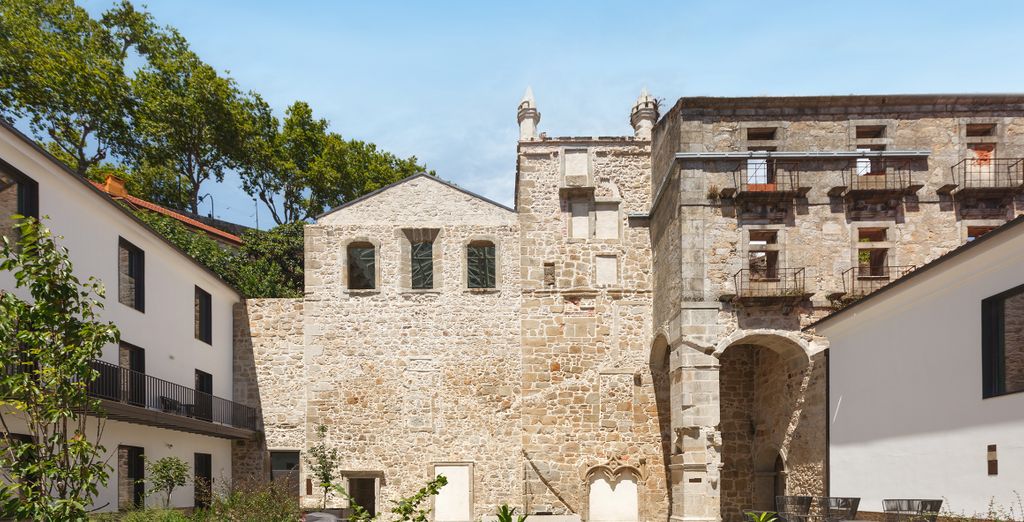 Neya Porto with Six Bridges Cruise