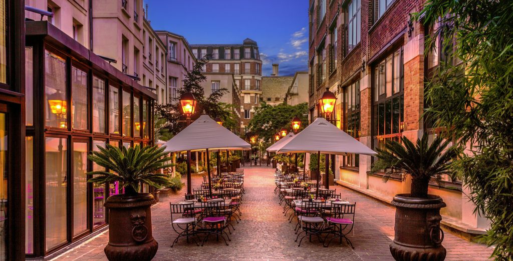 Central Paris hotel location