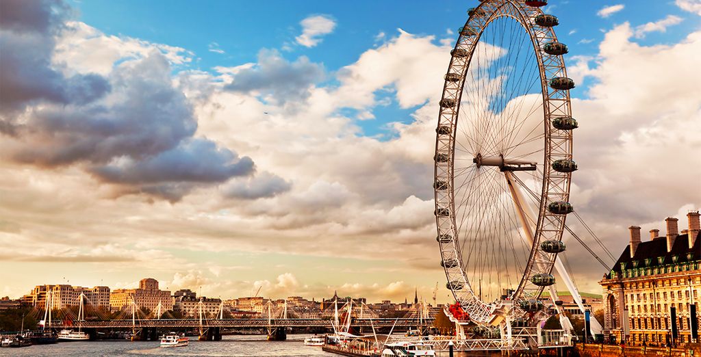 Tour to discover London's emblematic symbols, starting with London Eye