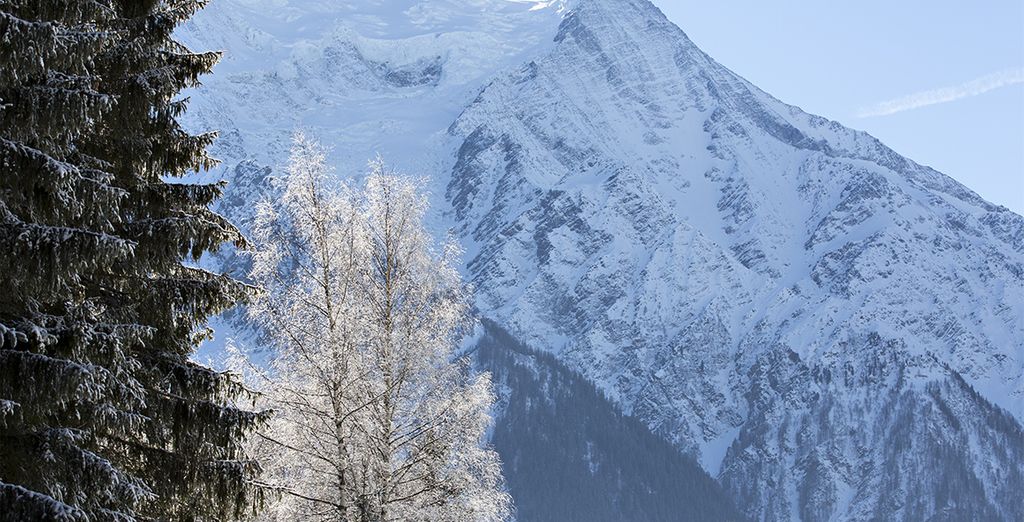 The Best Places to Ski in April : Chamonix