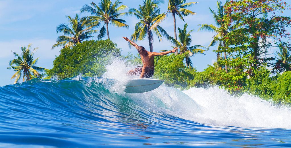 Travel Guide to Bali : Surf in Bali