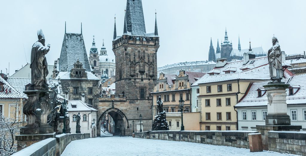 Discover Prague under the snow