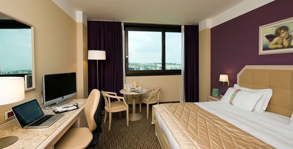 Holiday Inn Naples 4*
