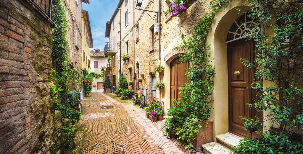 Explore beautiful Roman streets