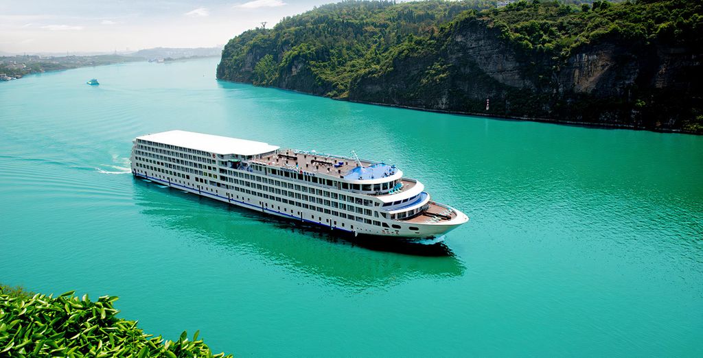 Tour privato: La Terra del Dragone con crociera sul fiume