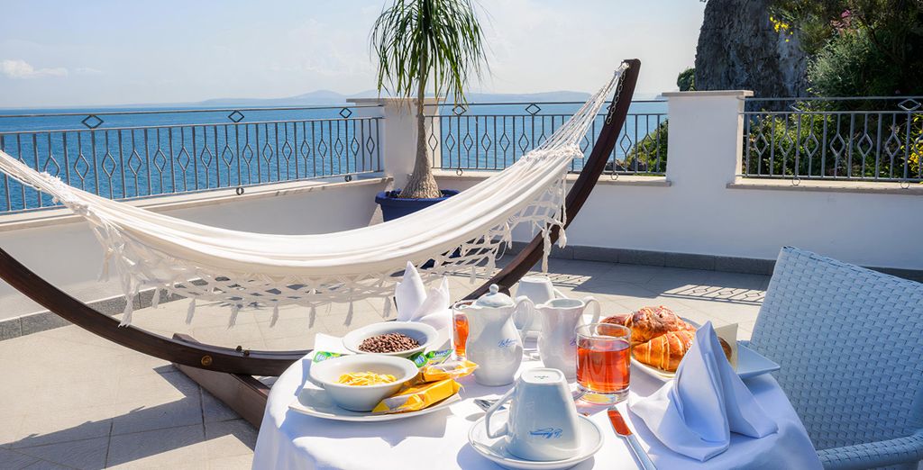 Hotel La Madonnina Ischia 4*