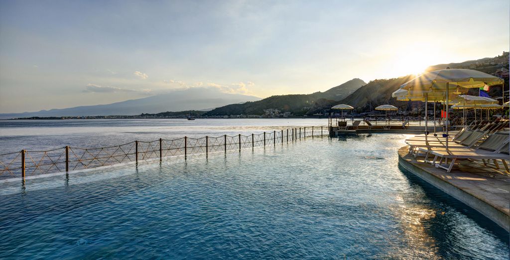 UNAHOTELS Capotaormina 4*