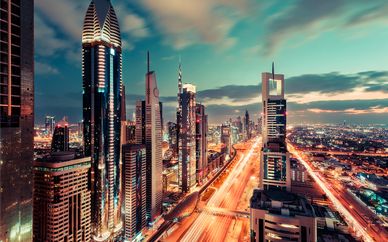 Coral Dubai Deira 5* y Radisson Blu Yas Island 4*