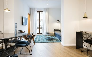 Uma Suites Luxury Midtown Apartment
