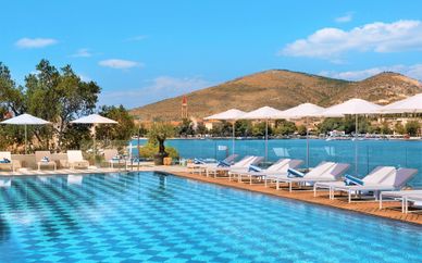 Brown Beach House 4*