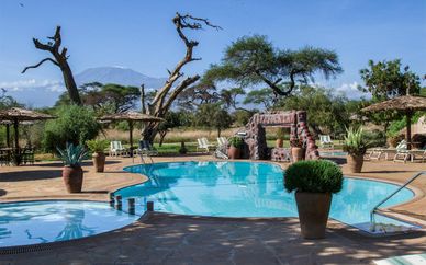 Swahili Beach Resort 5* and Mini Safari