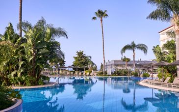 Adults Only: Atlantica Bay 4*