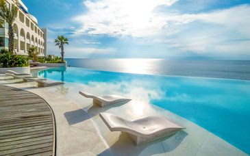 Nyuh Bali Luxury Resort & Spa 5* + Renaissance Bali Uluwatu Resort & Spa 5* + optioneel Royal Avila Boutique Resort 5*