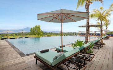 Asvara Villa Ubud by Ini Vie Hospitality 5*, Maua Nusa Penida & Javana Royal Villas 5*