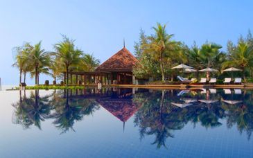 Ritz Carlton Kuala Lumpur 5* & Tanjong Jara Resort 5*