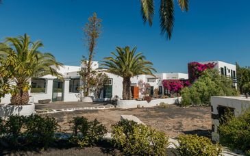 Hotel EL GRIFO & Blue Marina Suites