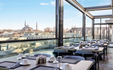 Mövenpick Istanbul Old Town 4*