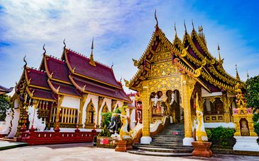 Combinado: Radisson Suites Bangkok Sukhumvit 4*, Mövenpick Suriwongse Chiang Mai 4* y Khao Lak Laguna Resort 4* o Chanalai Garden Resort Kata Beach 4*