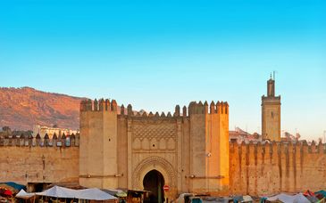 Descubre Fez con estancia en un Riad