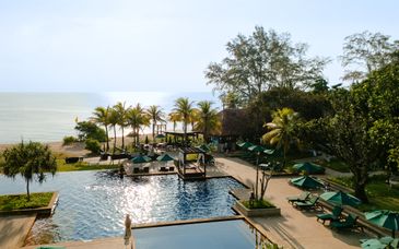 Hôtel Stripes Kuala Lumpur 5*, Tanjong Jara Resort 5* avec séjour possible à Singapour