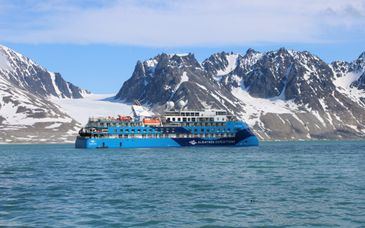 Croisière à l'ouest du Groenland et séjour au 25Hours Hotel Indre By 4*