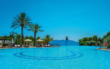 Hotel Hydra Beach 5*