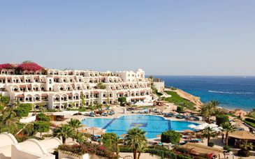 Mövenpick Resort Sharm El Sheikh 5* avec possibilité de circuit en groupe au Caire