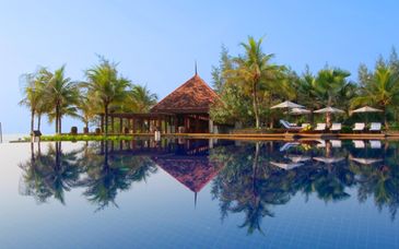 The Ritz-Carlton, Kuala Lumpur 5* e Tanjong Jara Resort 5* con possibile pre-estensione al Mondrian Singapore 5*