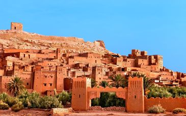 Tour in piccolo gruppo: Atlante, canyon maestosi e deserto di Chegaga