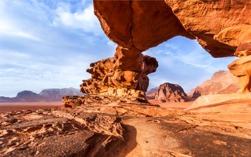 Tour privato: Incanto della Giordania con notte nel deserto