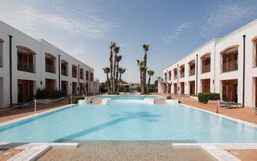Delfino Beach Hotel 4*