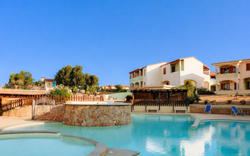Mimose Beach Village 4* con volo o Sardinia Ferries