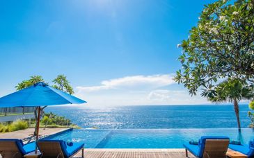 The Garcia Ubud Hotel & Resort 5*, The Stones Hotel 5* e possibile soggiorno al The Angkal Penida 4* 