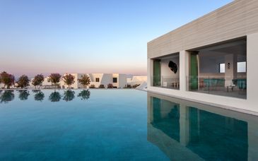 NOŪS Santorini 5*