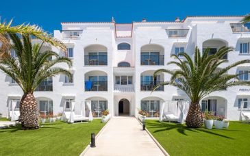 Fergus Style Carema Beach 4*