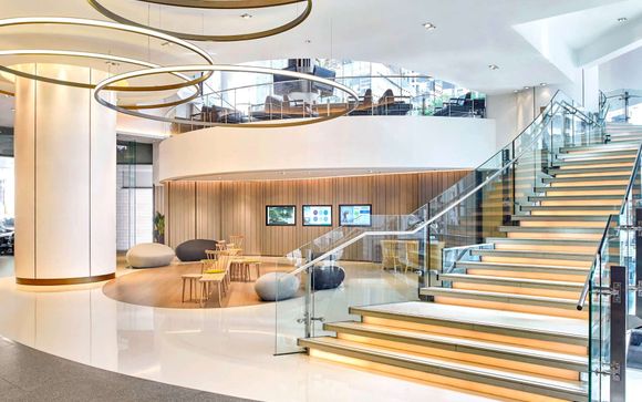 Novotel Century Hong Kong 4*