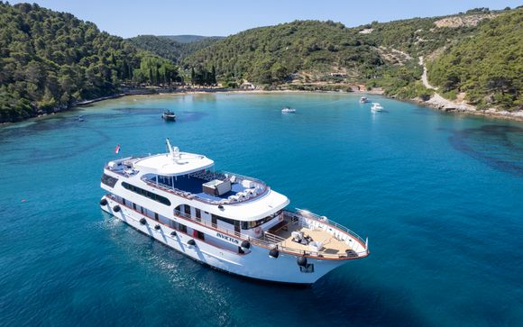 MS Mama Marija boat, MS Invictus of MS Summer 