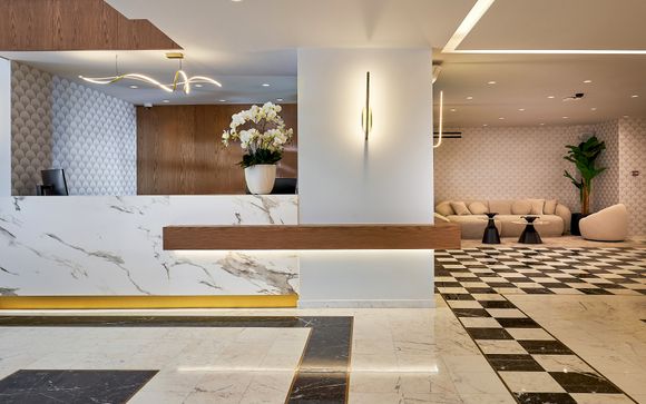 Poussez les portes de l'Énorme Epavli Urban Living 4*