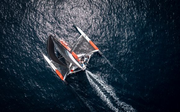 Zeilervaring op trimaran in de haven van Marseille
