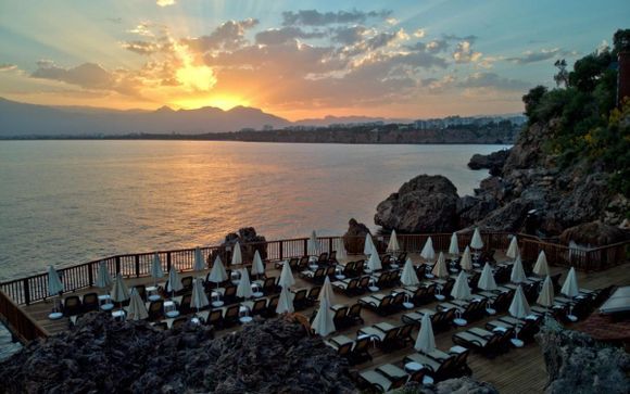 Ramada Plaza by Wyndham Antalya 5*