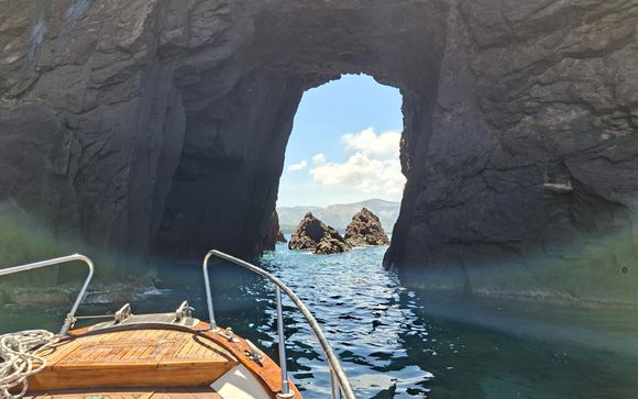 Excursion de 2h en bateau autour de l'île de Vulcano au coucher de soleil