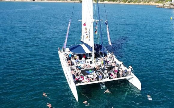 Katamarankreuzfahrt mit Mittagessen an der Costa Dorada