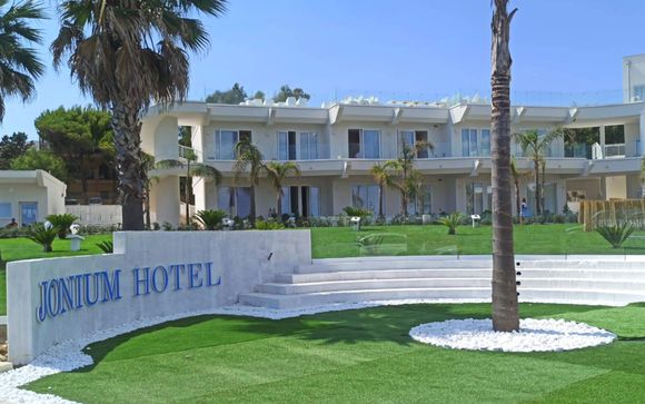 JONIUM Hotel Residence 4*, Pulsano
